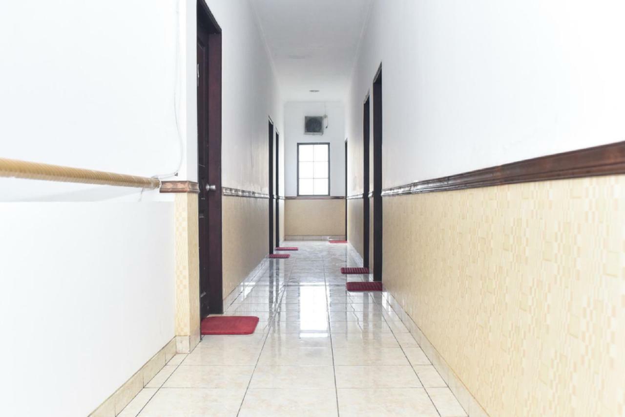 فندق ريد دورز نير لينمارك مول سورابايا Pradahkalikendal المظهر الخارجي الصورة